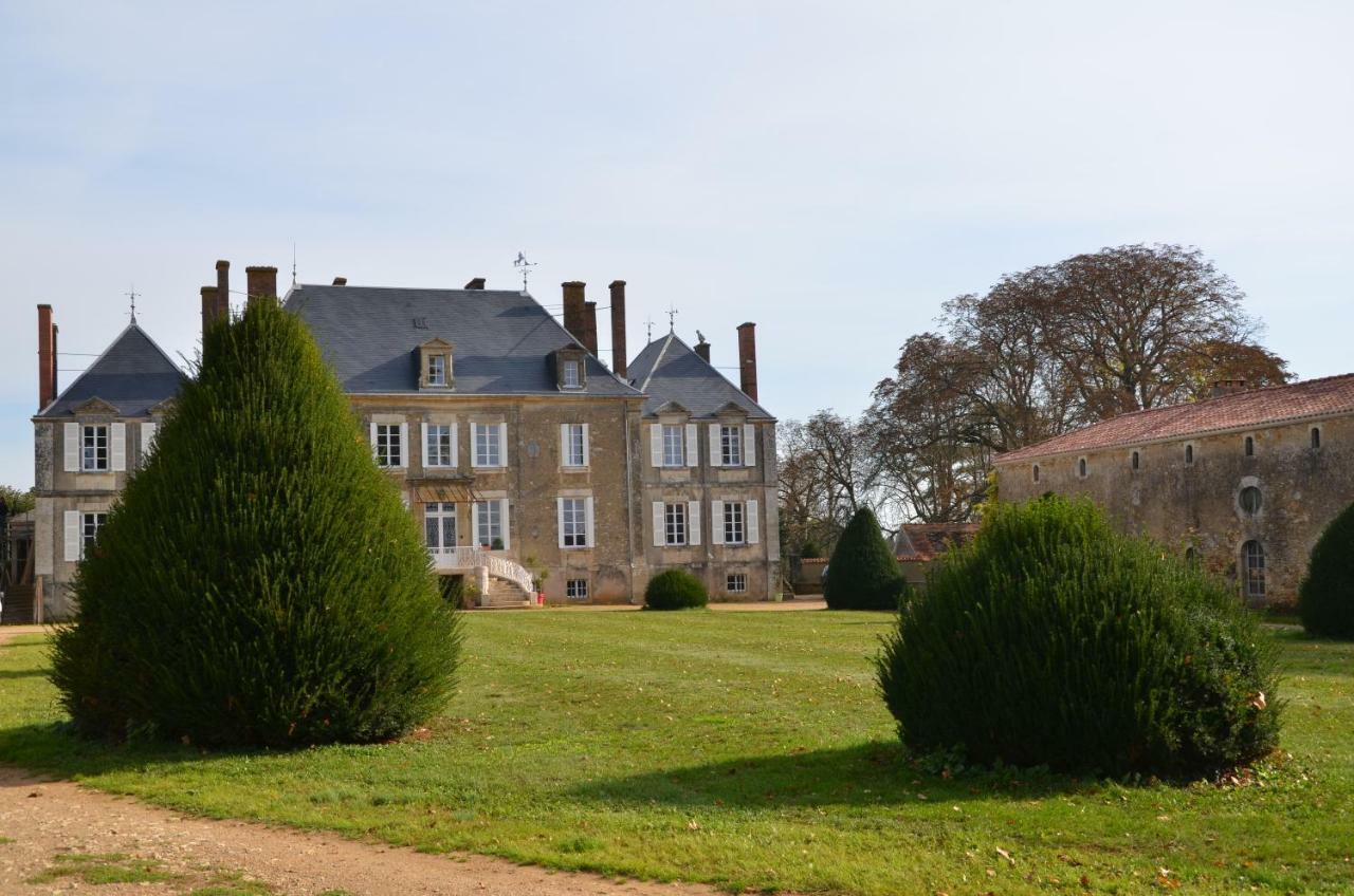 Chateau Des Noces Bazoges-en-Pareds Exteriör bild